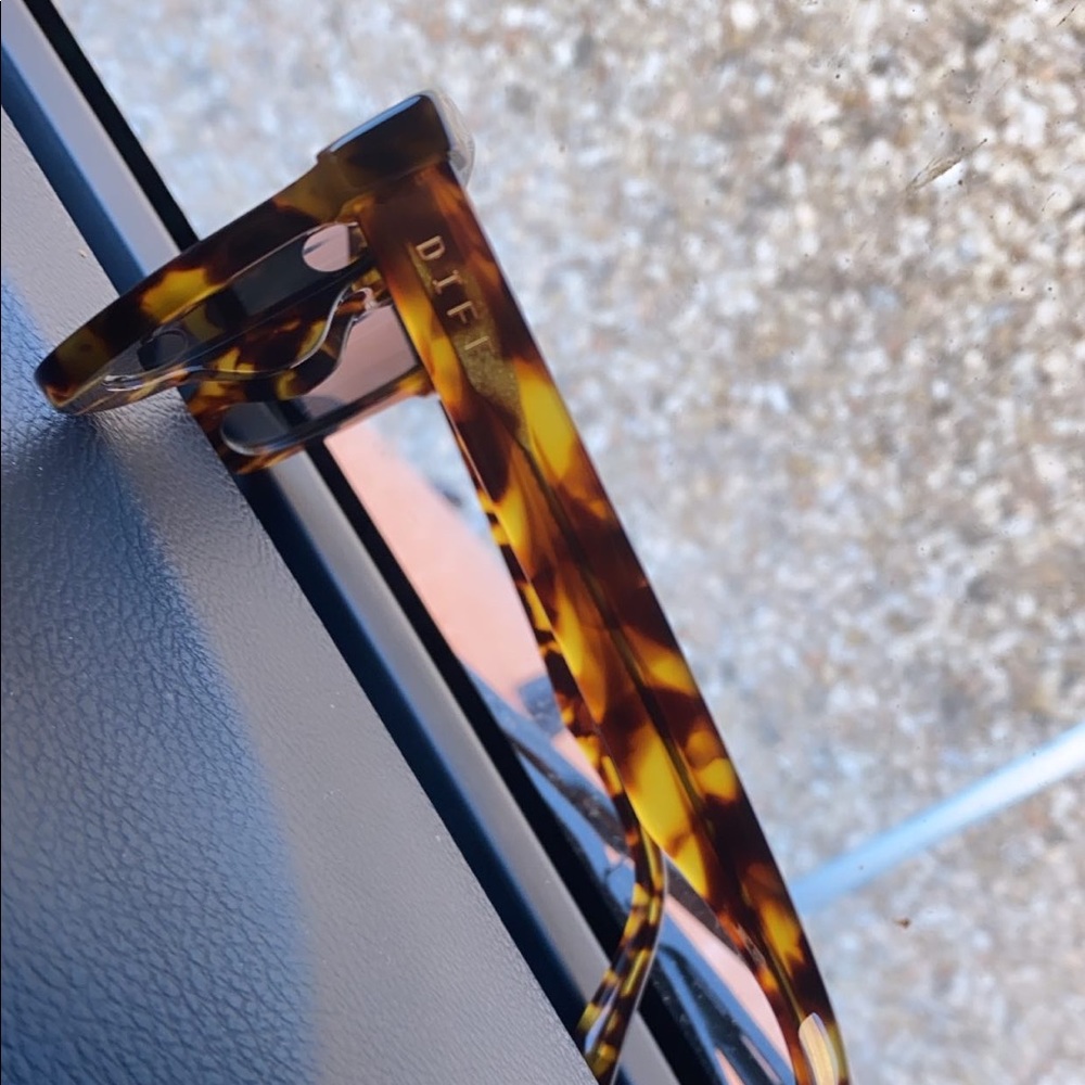Diff Sunglasses Never Worn!!! - image 2